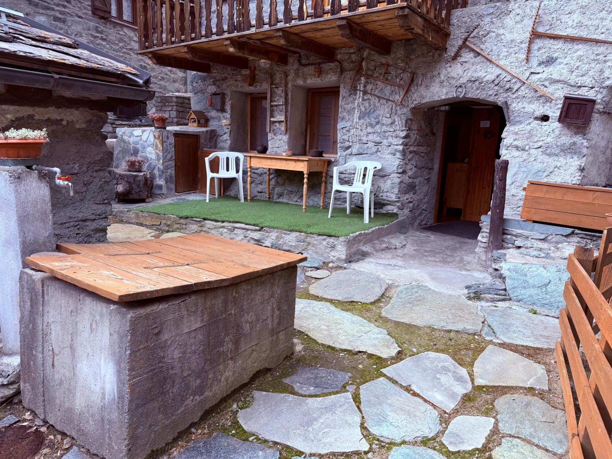 Casa Vacanze Nora Chamois Exterior photo