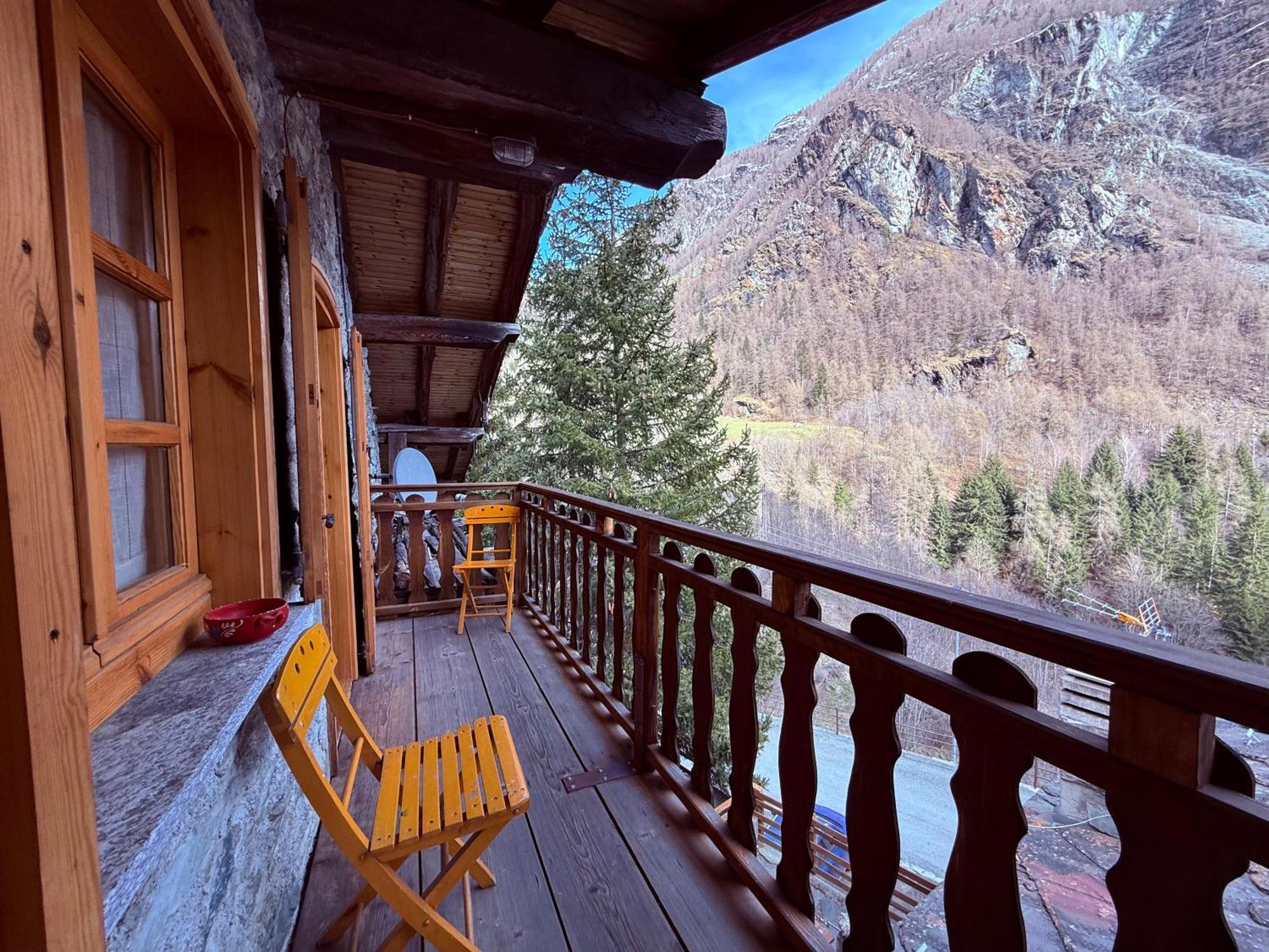 Casa Vacanze Nora Chamois Exterior photo